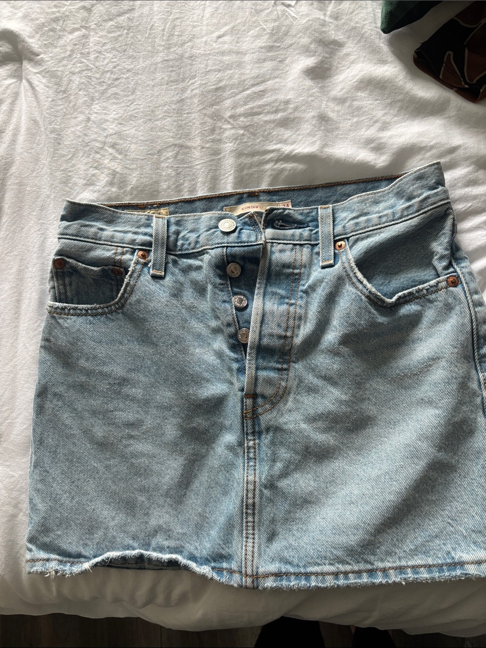 Levi’s Icon Skirt Button-Front Denim Mini Skirt
